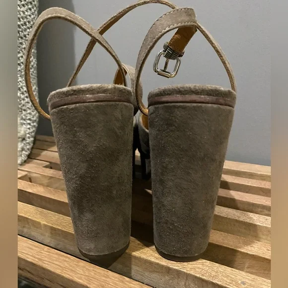 NEW Coach Suede Heels - Picture 3 of 5